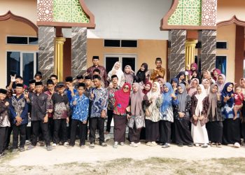 Rawat Warisan Budaya, Peserta Didik SMK Mathla’un Nur Sambut Hari Batik Nasional