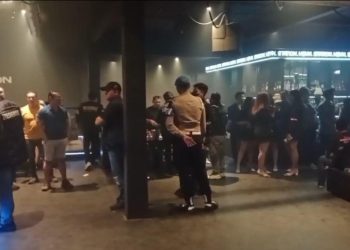 Dini Hari Digerebek Petugas, Pengunjung Kafe The Hevn Diperiksa dan Dites Urine